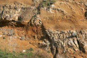 Faglia a vista al Geosito Cava di Duidduru